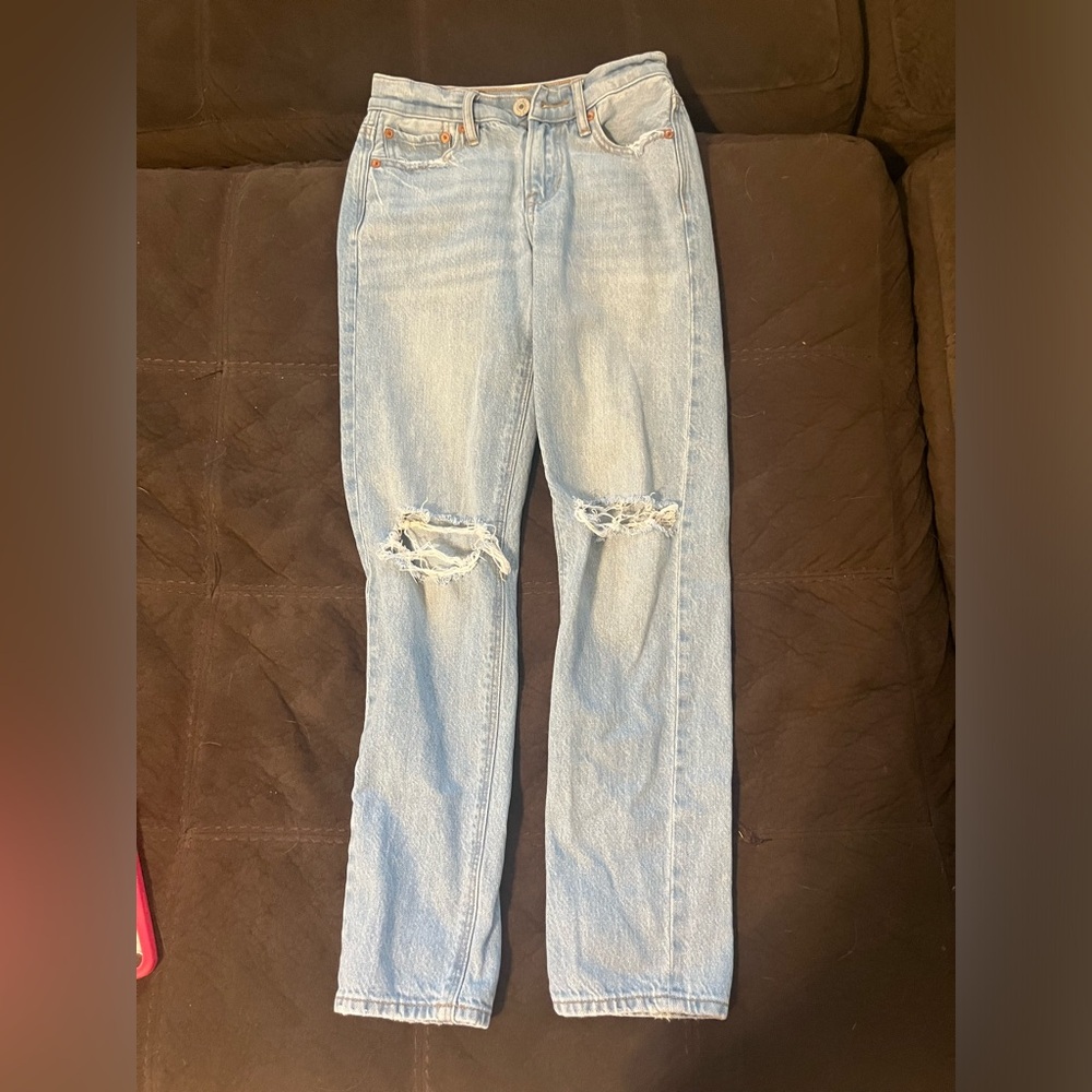 American eagle 90s Straight ripped jeans size 000 short